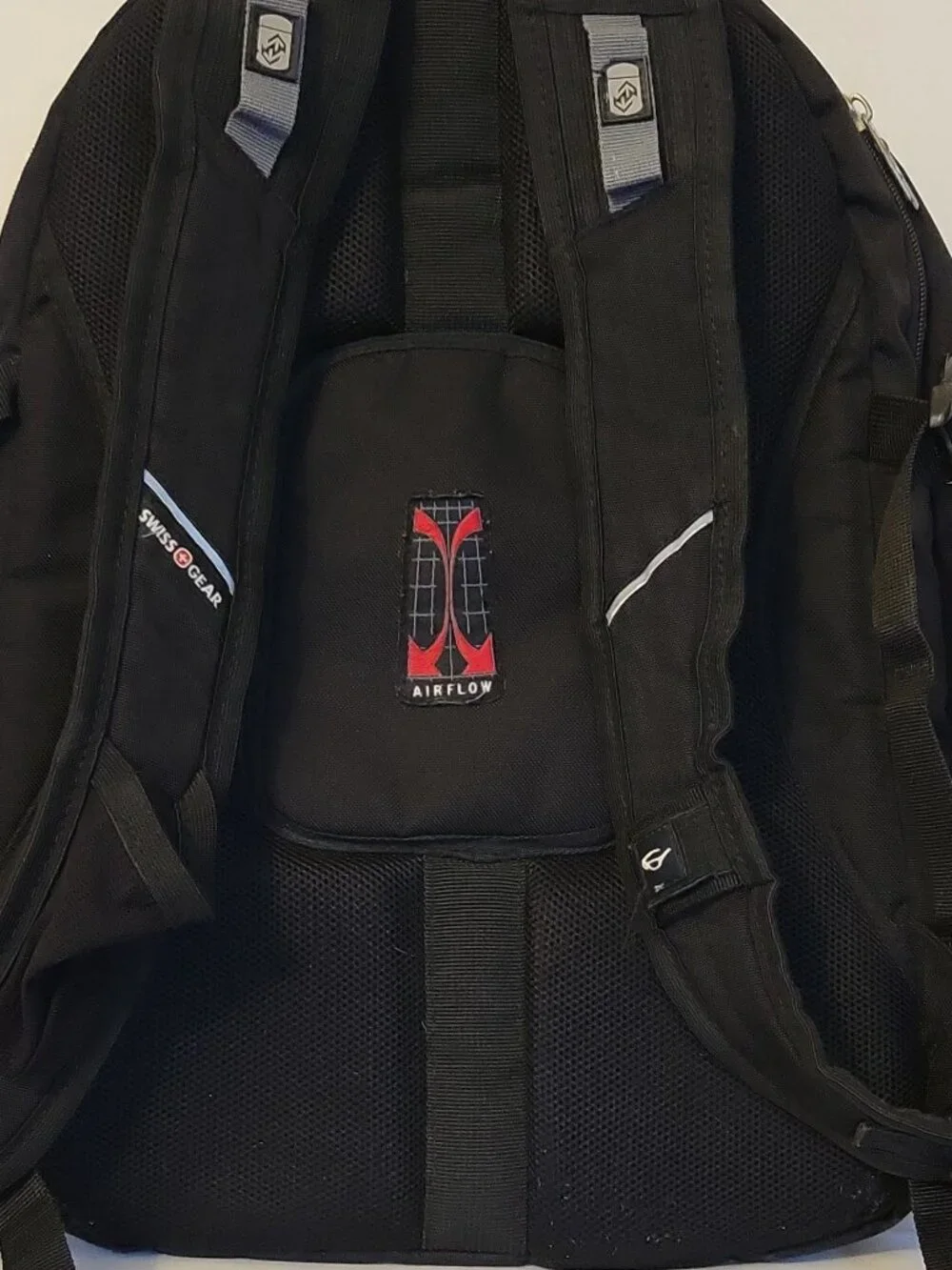 SWISSGEAR Airflow Large Backpack, Airflow Back Panel, Zip, Padded Straps, Black
